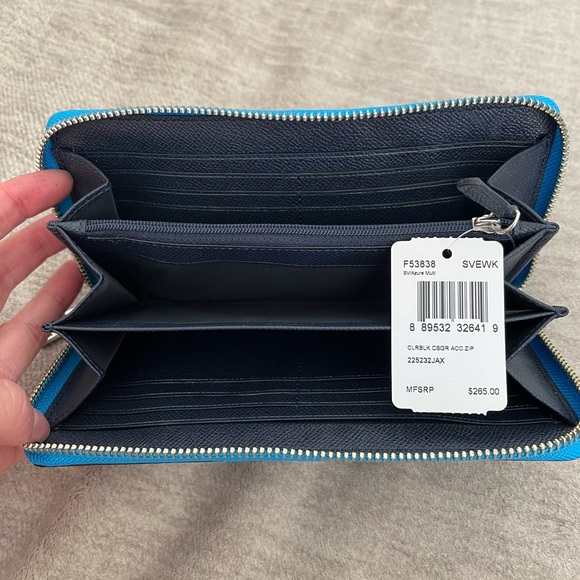 Blue Coach Wallet - Picture 4 of 10